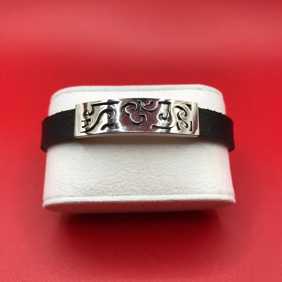 Genuine Leather Stamped Stainless Steel slider Strong Magnetic Clasp NEW Sz 8.5 - Picture 1 of 9